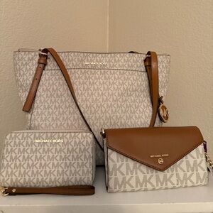 Michael Kors White and Tan Shoulder Bag Set